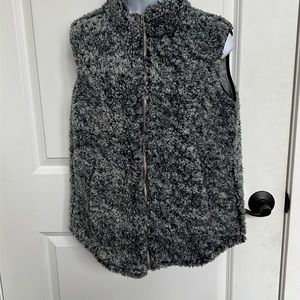 Fuzzy vest size M